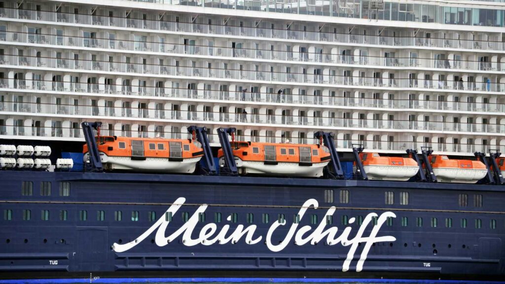 Ways Retirees Save Thousands on Cruise 